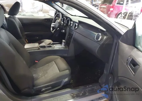 2006 Ford Mustang V6 z USA, uszkodzony, nr VIN 1ZVFT84N165178613